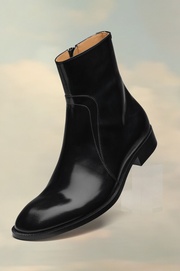 Image of low boots