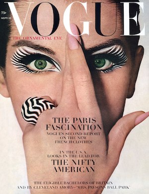 model with green eyes