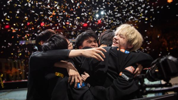 FPX wins worlds