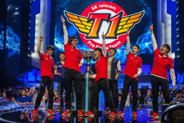 SKT winning the season 3 world championship