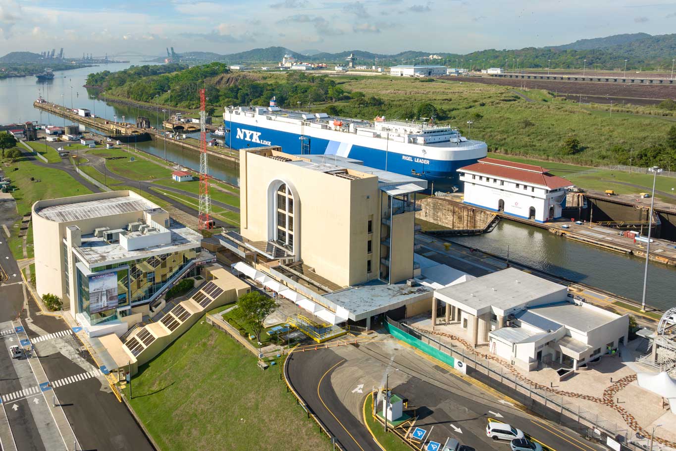 miraflores locks